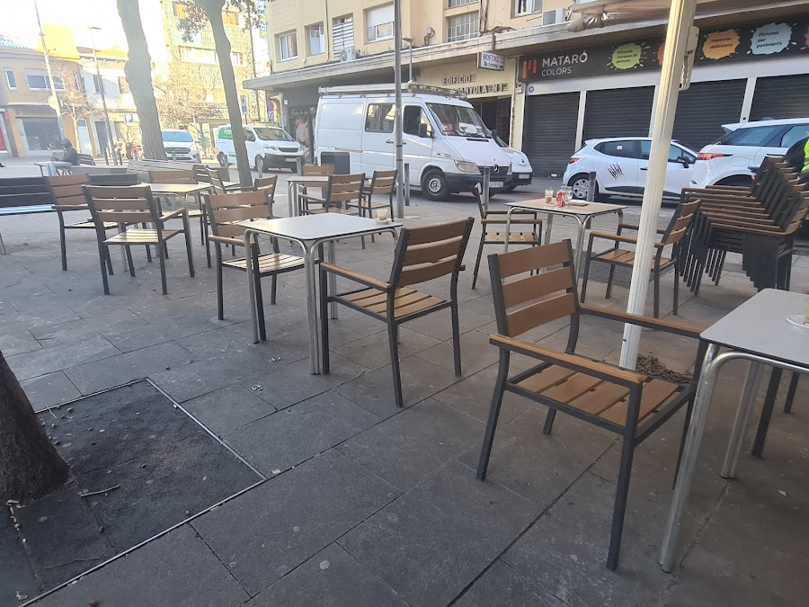 2000 Restaurant