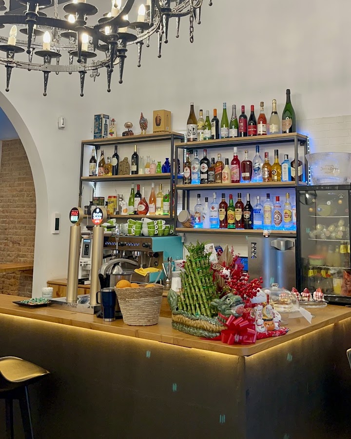 8.15 Restaurant Bar