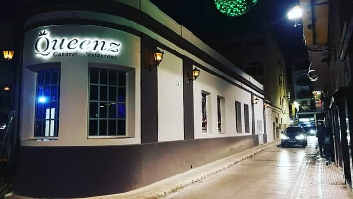 Queenz Cabaret Restaurant