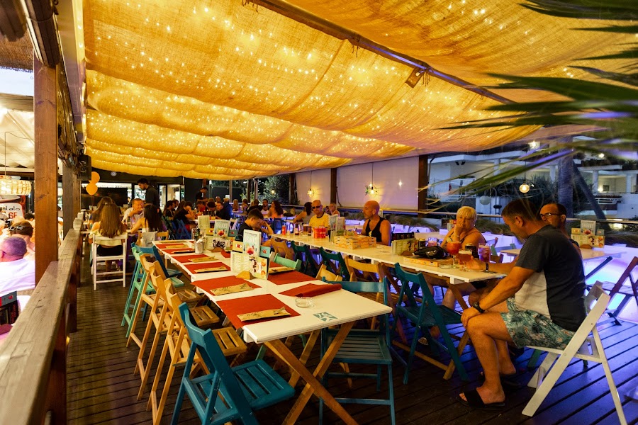 Restaurant Lua Eat Drink Music