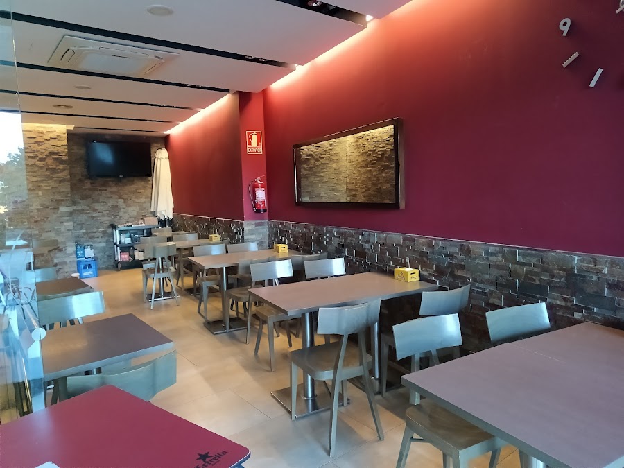 Snack Bar 8668 Cafeteria
