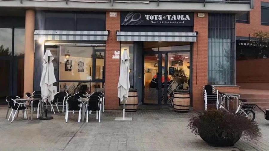 Tots a Taula