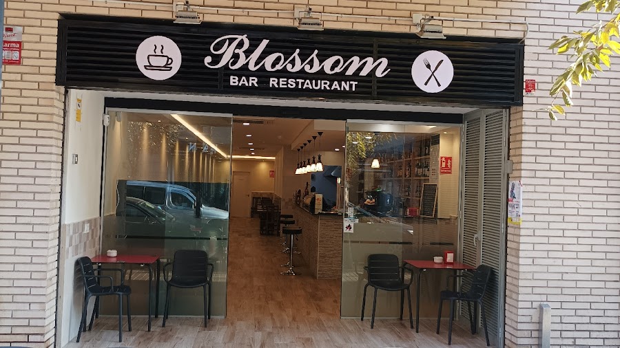 BAR RESTAURANT blossom