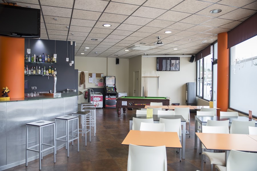 El Lokal Bar Pizzeria