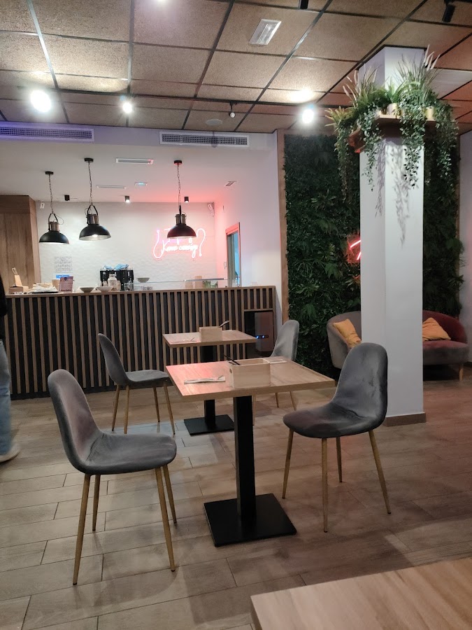 Kanae Poke & Sushi Santa Perpètua