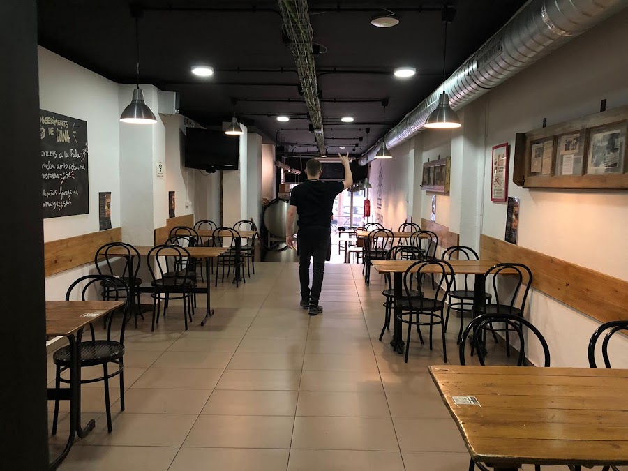La Fàbrica Restaurant Cooperatiu i Cervesa Artesana Capfoguer