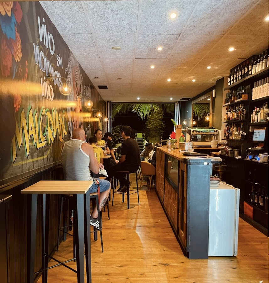 Malcriado Bar & Restaurante: Sabores Latinos y Mediterráneos