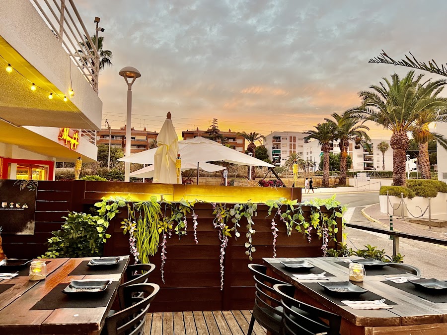 Yucca Restaurante en Port Balís Cocina Japonesa Mediterránea
